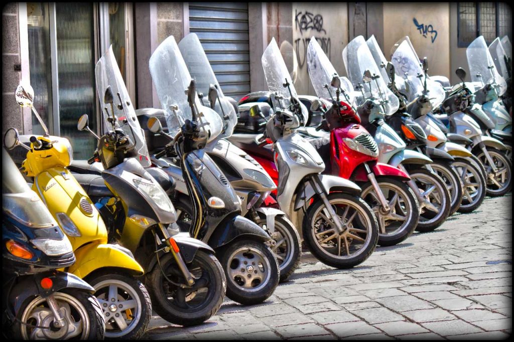 scooters_florence_italy-1024×682