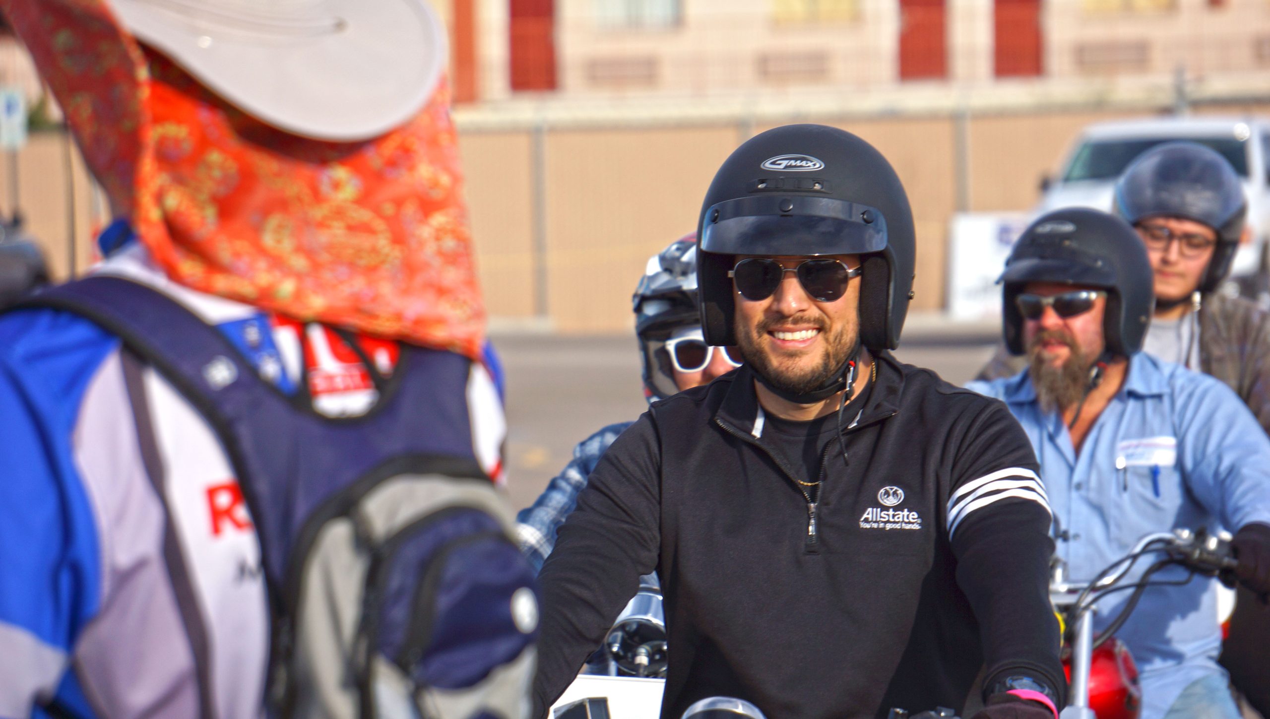 coach_with_Riders2